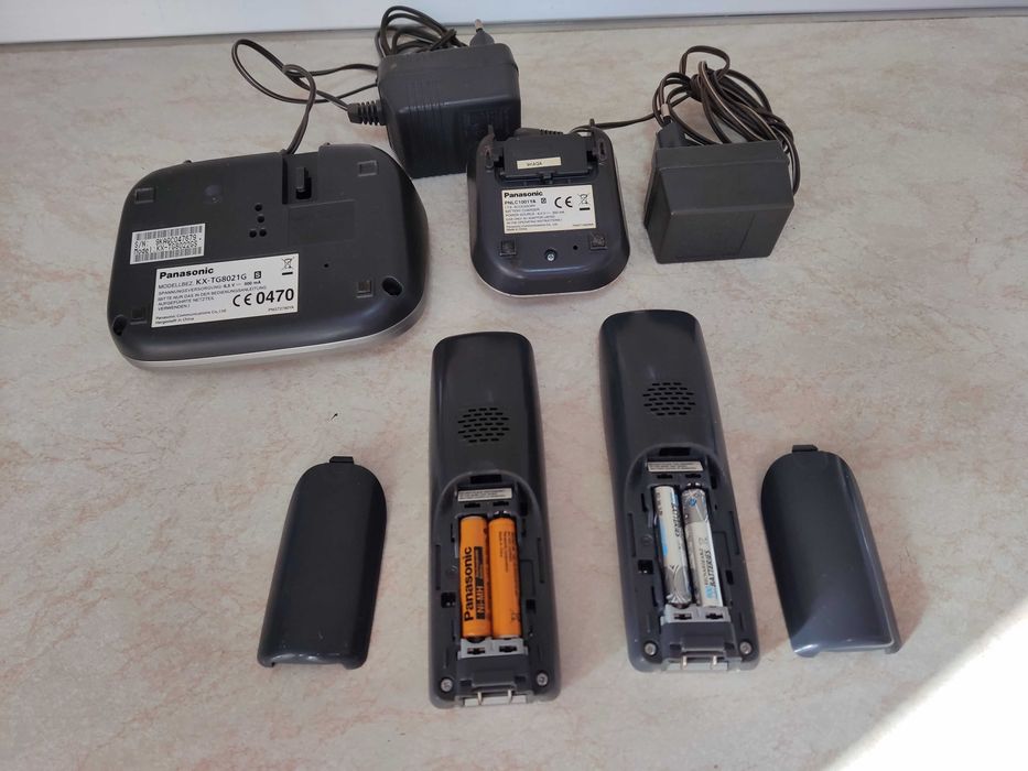 Dect douaTelefoane fara fir Panasonic, model KX-TG8021G