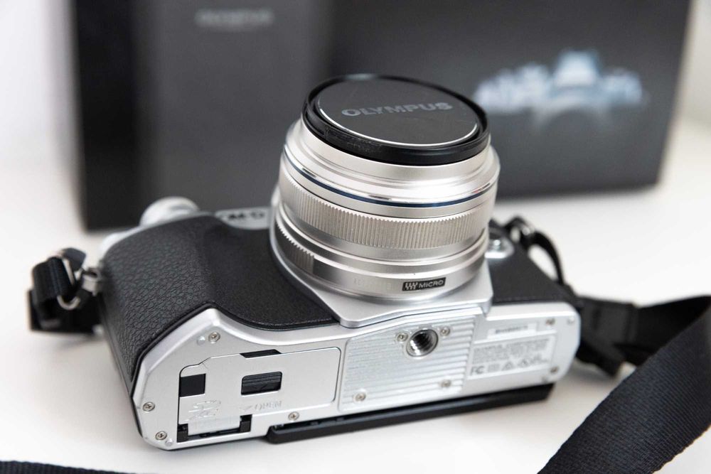 Olympus OM-D E-M10 Mark III + Olympus 17mm f/1.8 – kit complet
