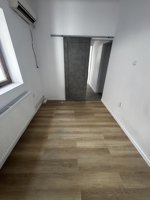 casa si curte , spatiu comercial  Piata Mihai Viteazul de inchirat / vanzare