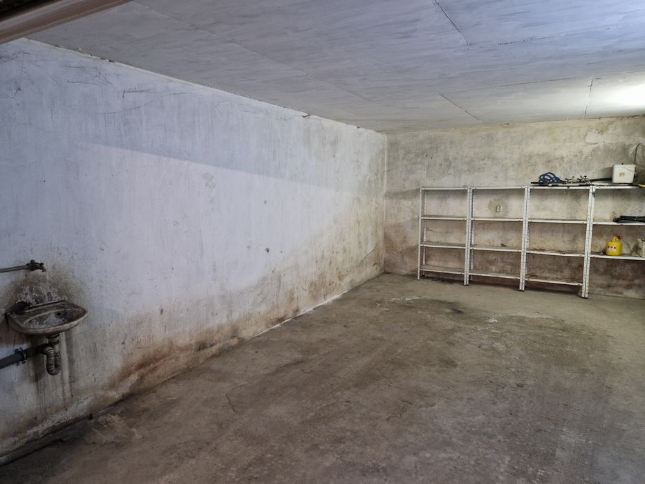 Отдавам под наем гараж в центъра на  Велико Търново-24кв.