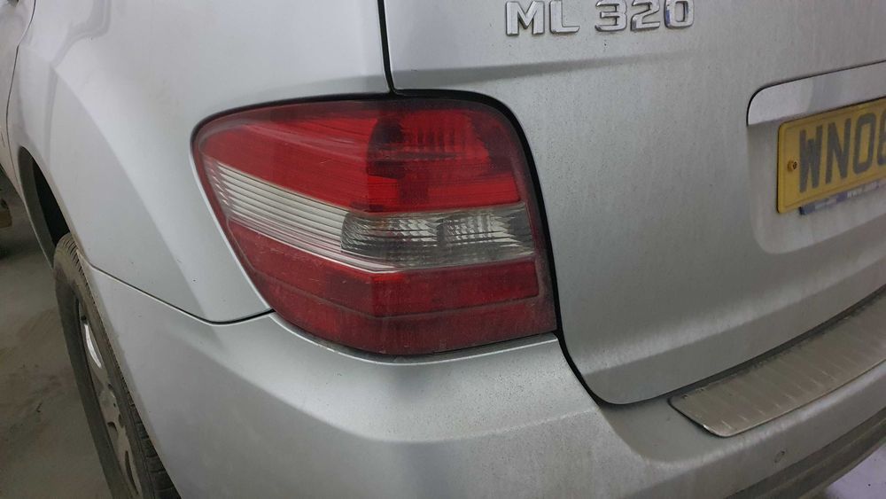Haion luneta portbagaj Mercedes ML W164 ML280 ML350 ML320 ML420 ML500