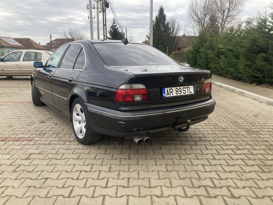 De vanzare  bmw e39 520i