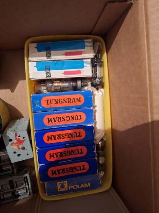 Vând piese electronice generație veche