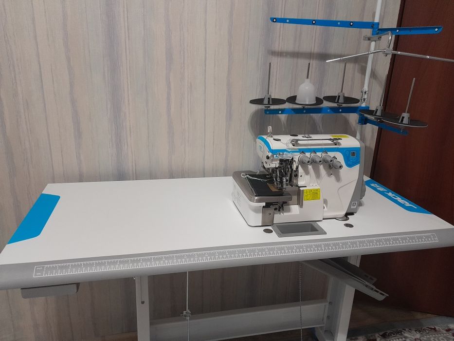 Продается Оверлок Jack
