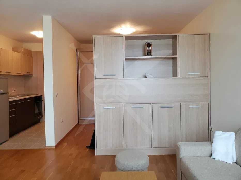 Дава се под наем Едностаен апартамент в к.к. Св.Св. Константин и Елена - 53 кв.м за 600 € - Снимка #2