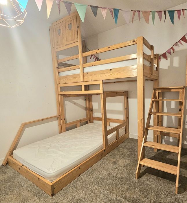 Двуетажно дървено легло + 2 матрака 120/200 и 90/200