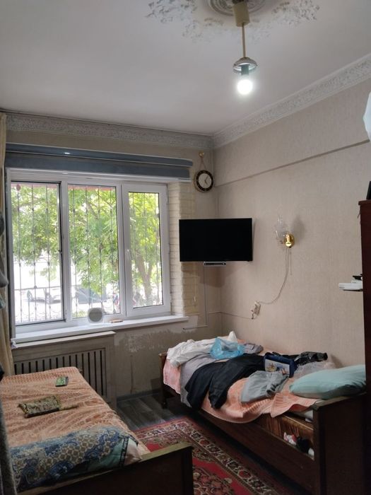 Uy sotiladi Yunusobod 4 kvartal 4 xonali ğishtli dom
