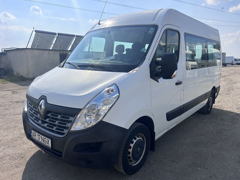 Renault Master 3 an 2018 cu 8+1 locuri