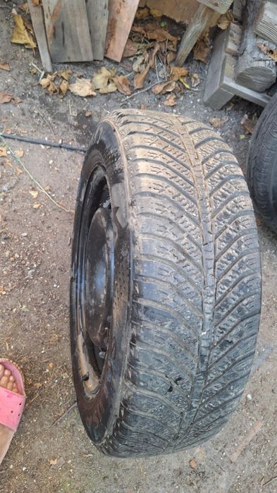 Vand cauciucuri vara vag sau scoda rezerva logan