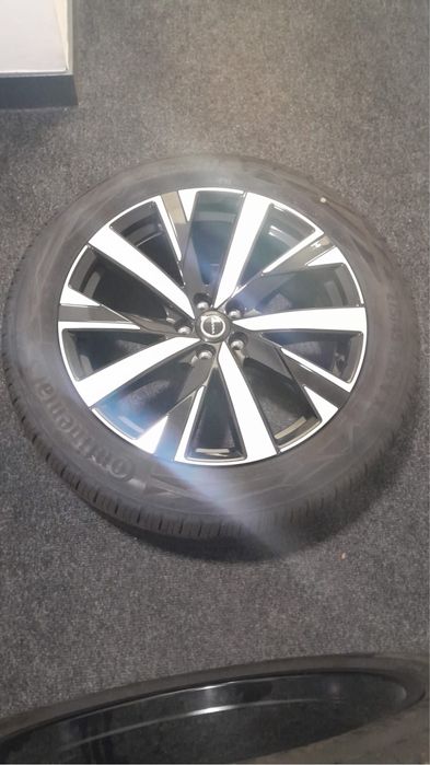 Jante Volvo XC90 R20 T8 Plug-in Hybrid Originale Continental vara2025
