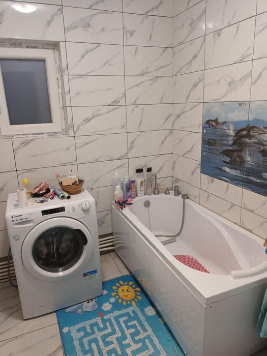 Casa golesti 5 camere plus bucatarie si 2 bai