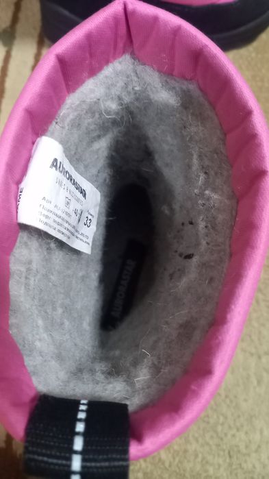 Продам зимние сапожки на девочку.