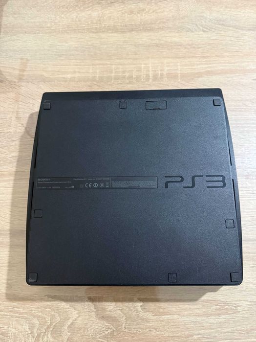 PS3 Slim 320 GB в много добро състояние!