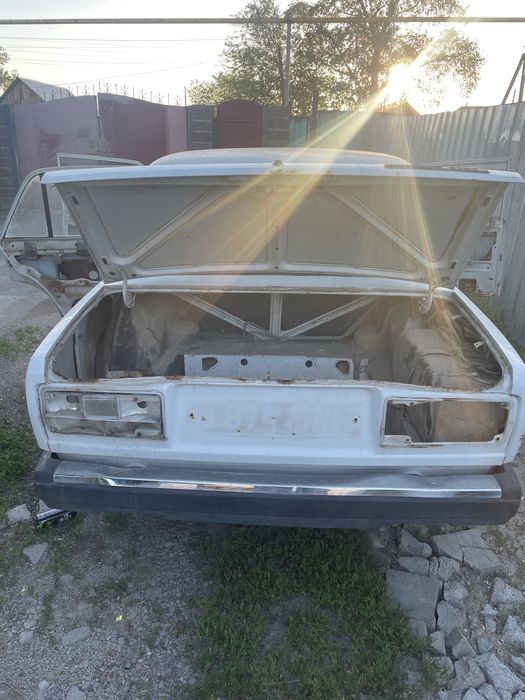 Автомобиль ваз 2107