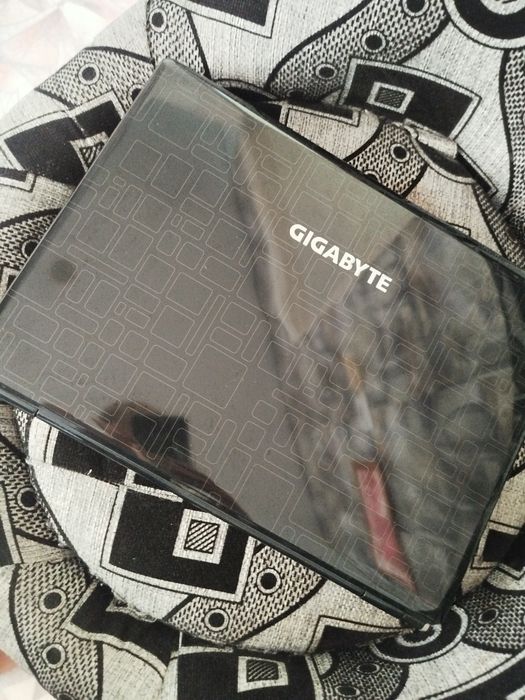 Продам ноутбук Gigabyte