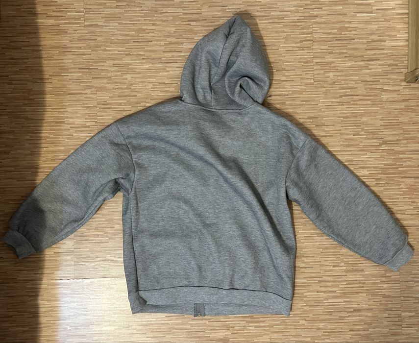 Сив Y2K Vintage суичър с пухена качулка (Fur hood) и принт на черепи