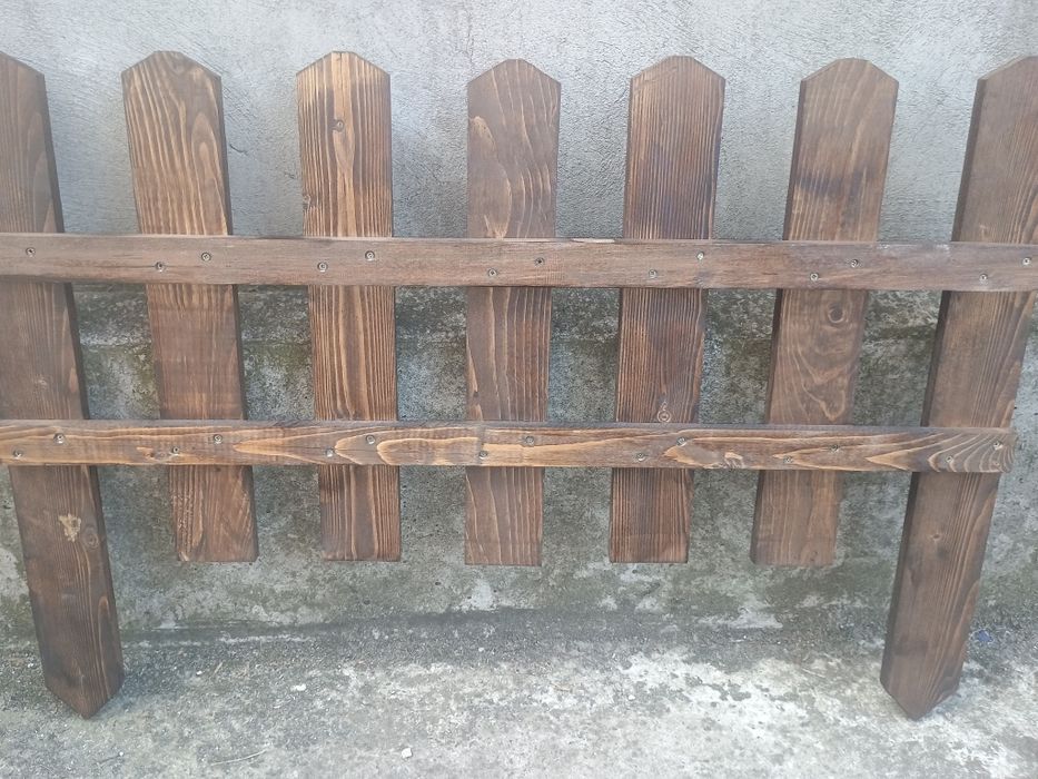 Продавам декоративна дървена ограда