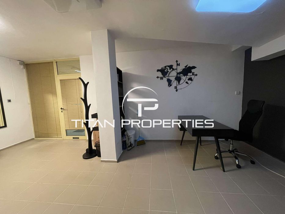 Дава се под наем Офис в Варна, Център - 25 кв.м за 307 € - Снимка #2