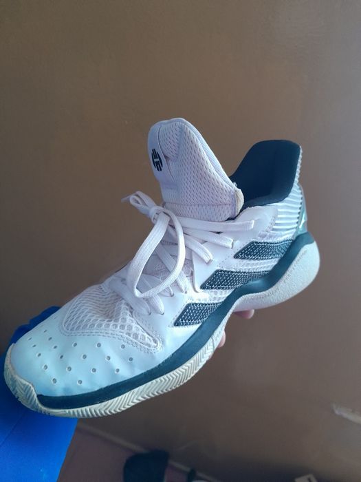 Продам красовки адидас