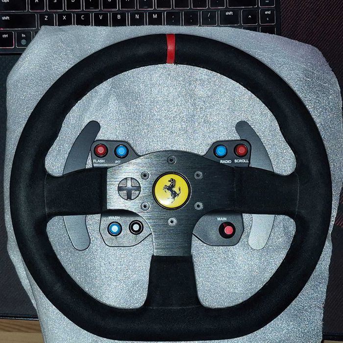 Pachet simracing volan thrustmaster t300rs alcantara + schimbator th8a + wheel stand