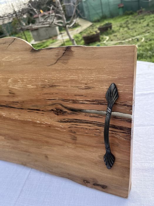 Ръчно изработена дъска за рязане и сервиране
