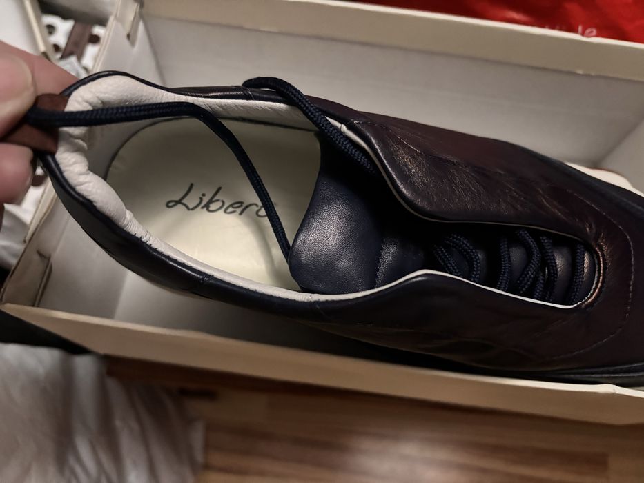 Adidas pantofi marime 42 dar merge si 43 snikers