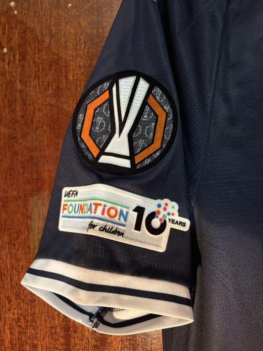 Мачова фанелка на Ерик Биле Лудогорец със автограф