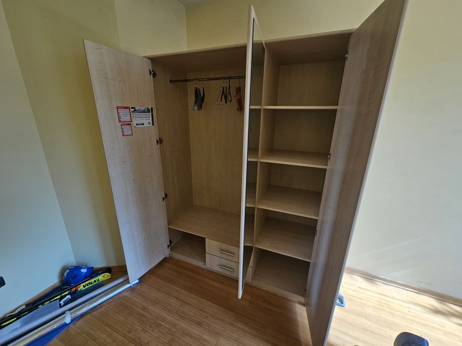 Спален комплект: гардероб с огледало + 2 нощни шкафчета + скрин – мног