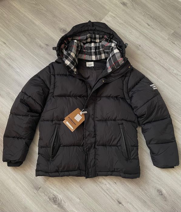 Продам новую куртку.