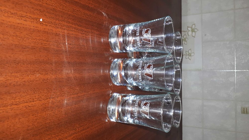 Блюда, тарелки, ваза, рюмки