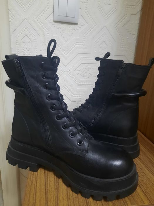 Продам новые сапоги !