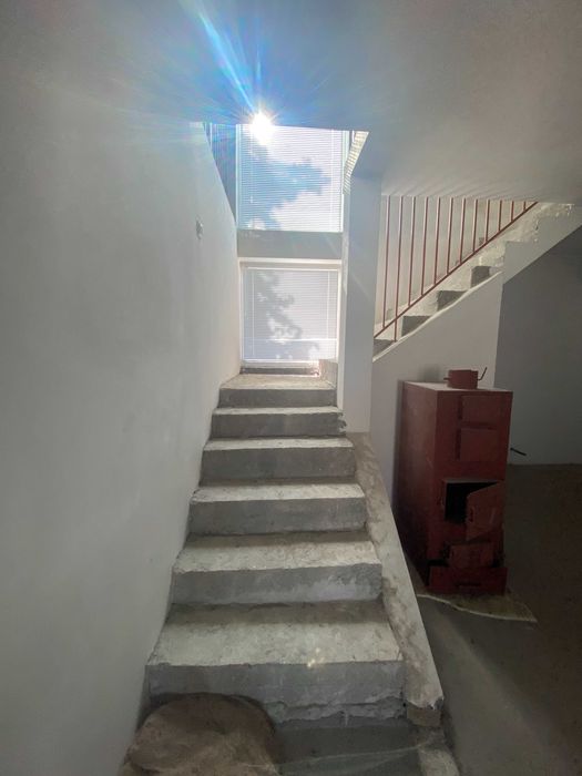 Самостоятелна нова къща, сп.Чайка, гараж