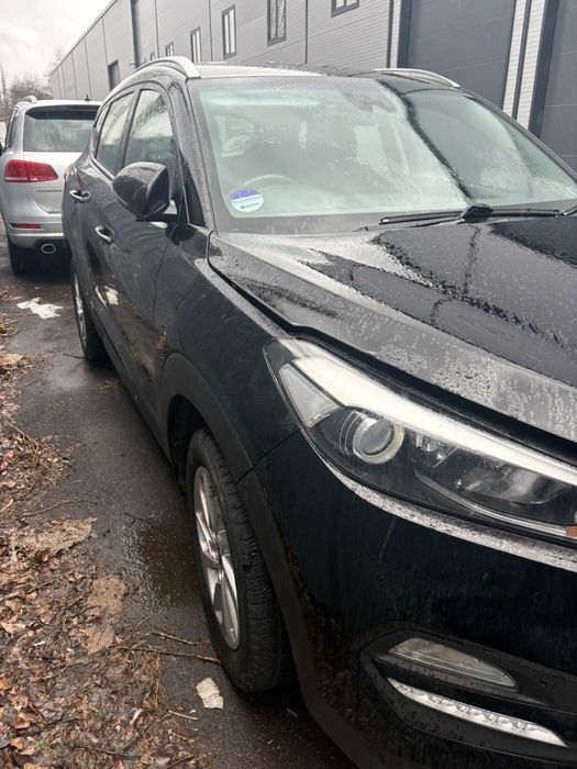 Hyundai Tucson 2.0crdi 136кс 4WD НА ЧАСТИ