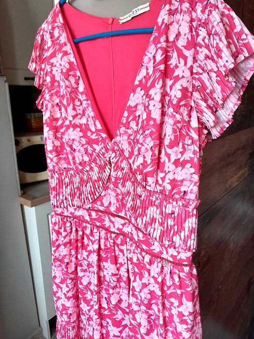 Рокля Guess- M размер