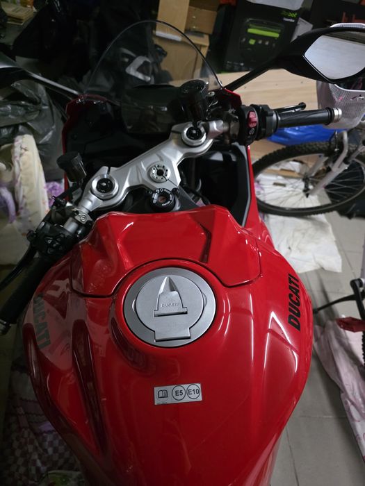 Ducati V2 2025,1280km,4 ani garanție, 16000 euro