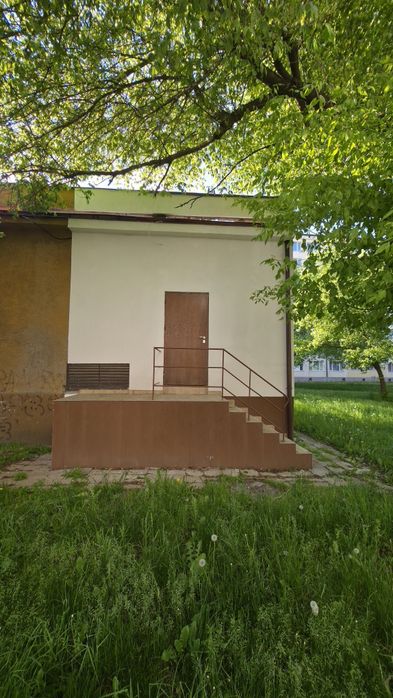 Продава се търговско помещение в жк. Изток,  гр. Перник