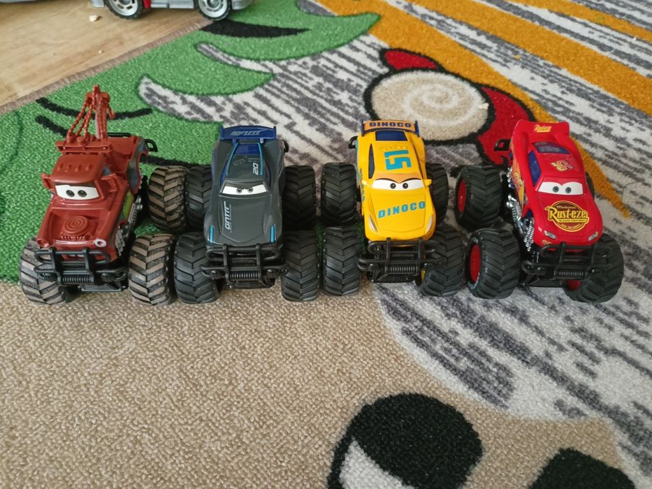 Макуин голям метални