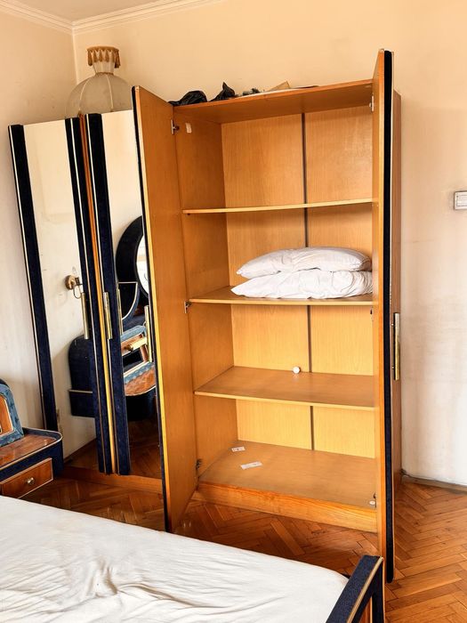 Спалня, гардероб, тоалетка