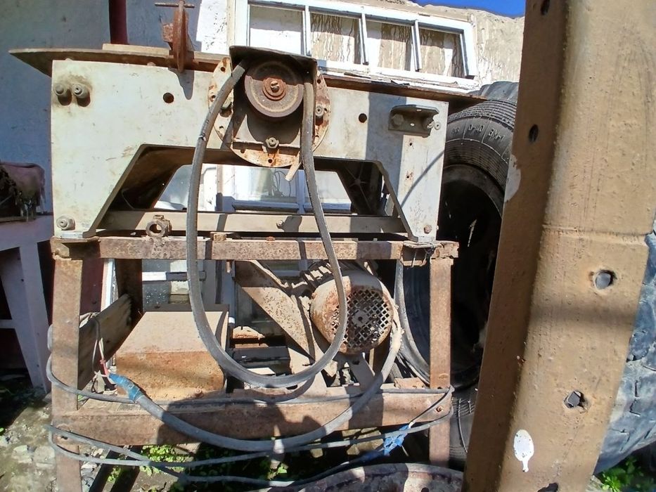 Taxta kesadigan stanoklar sotiladi ikkalasi ham ishledi