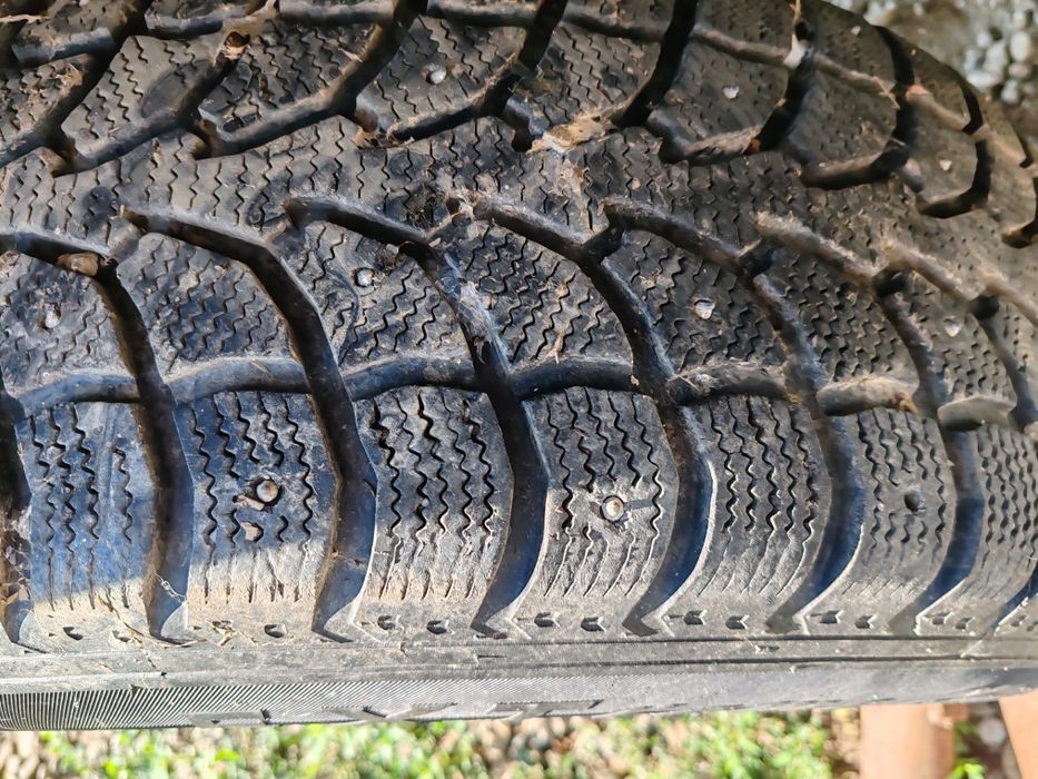 Jante plus anvelope 17 iarna cu ținte 6x139.7 off road