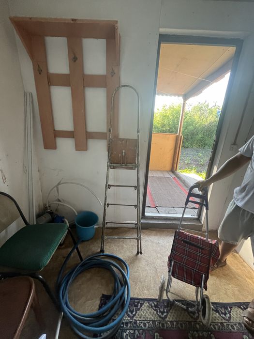 Продаю лестницу для бассейна