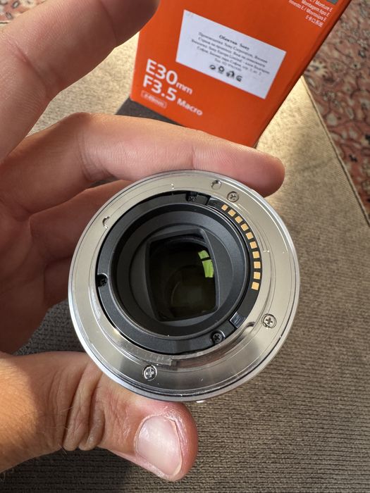 Обектив Sony 30mm F3.5 Macro E-Mount