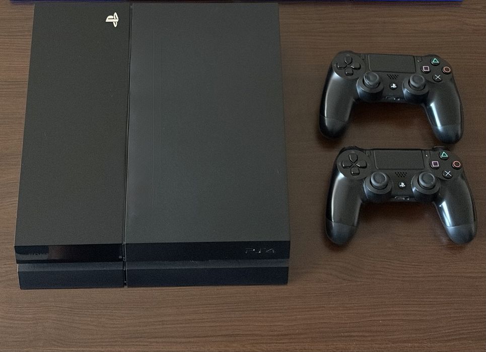Playstation 4 (PS4)