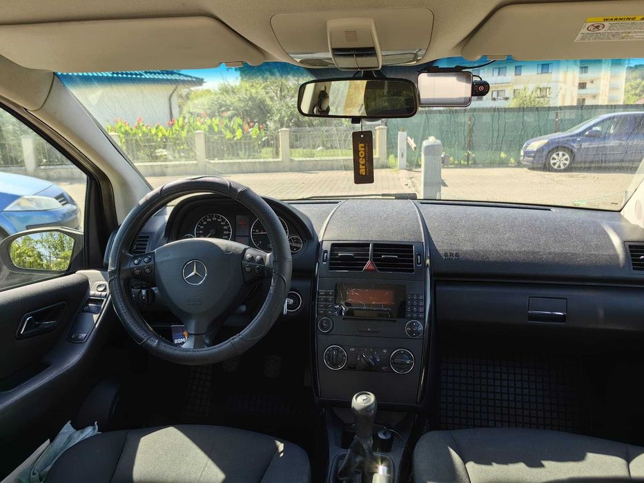 Mercedes benz A180