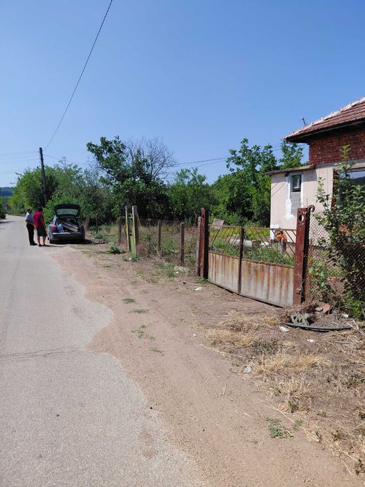 Къща в село Смирненски продава се