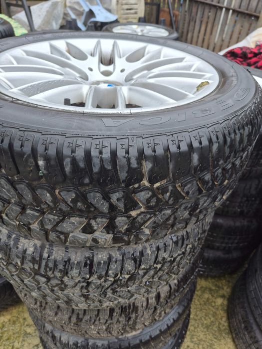Cauciucuri diferite marimi,cu jante si fara