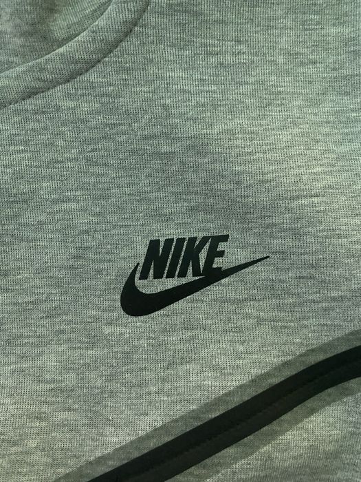 Hanorac Nike Tech Fleece gri