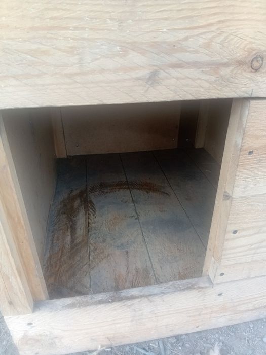 Продам будку для собак.