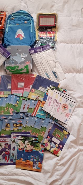 Set complet rechizite pentru școală!