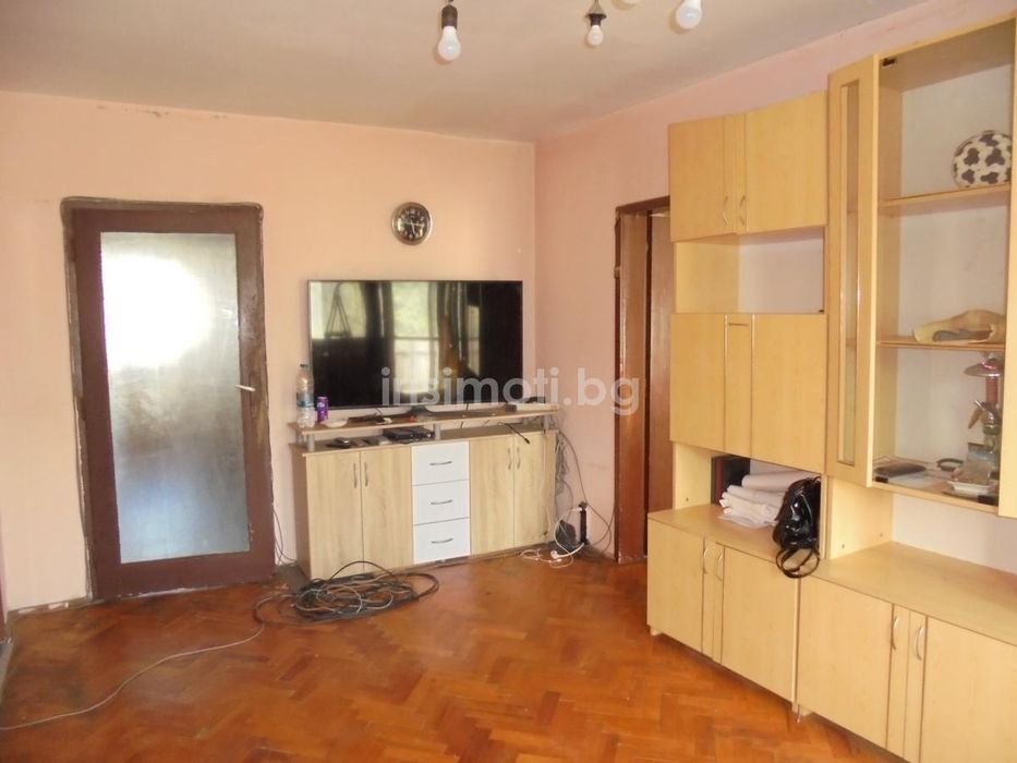 Продава се Тристаен апартамент в София, Бъкстон - 77 кв.м за 2208 €/кв.м - Снимка #3